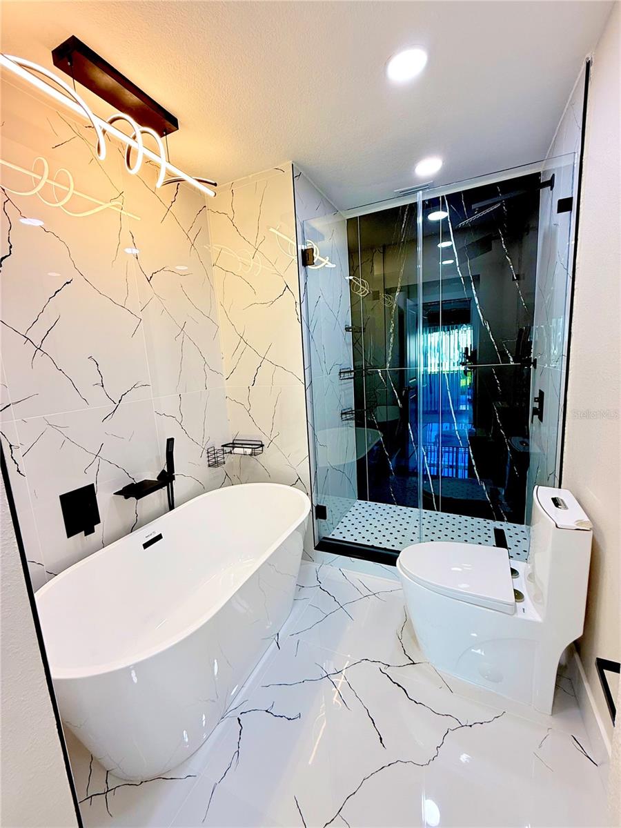 BOCA CIEGA ISLE - Residential