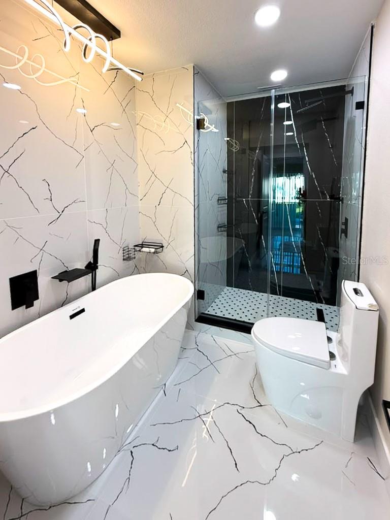 BOCA CIEGA ISLE - Residential