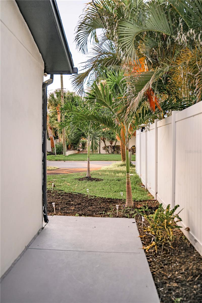 BOCA CIEGA ISLE - Residential