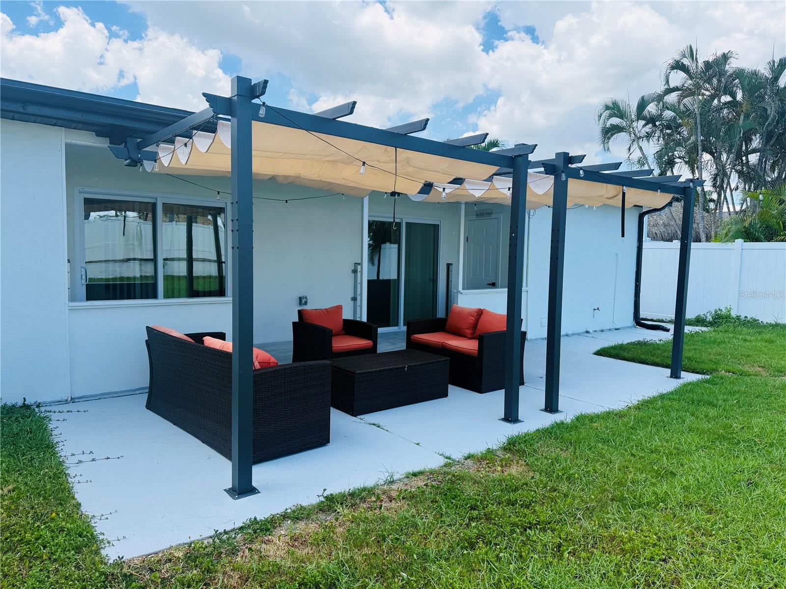 BOCA CIEGA ISLE - Residential