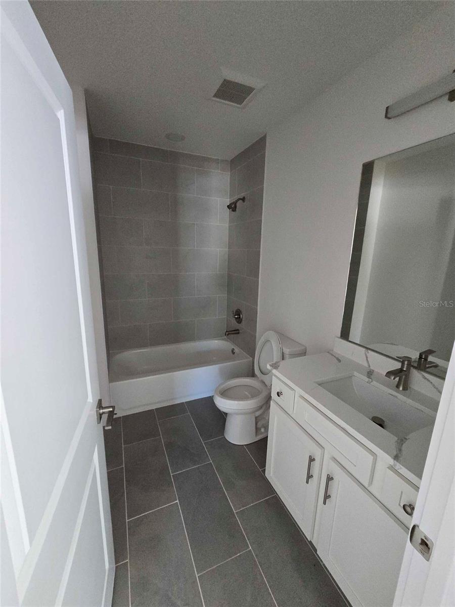 ROYAL HIGHLANDS - Residential Lease