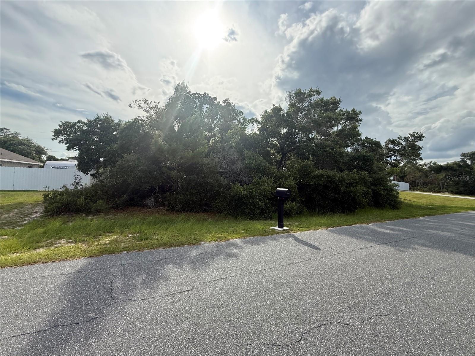 MARION OAKS - Land