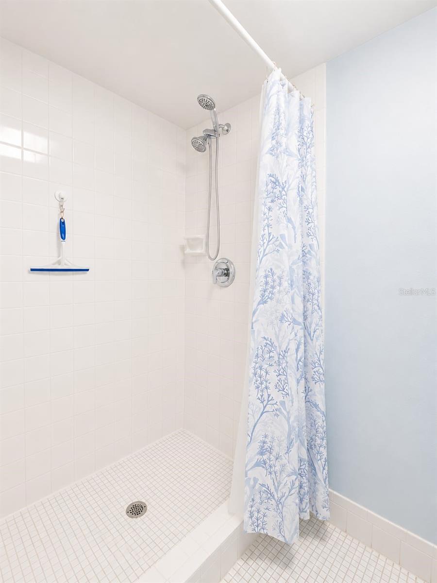 EAST LAKE WOODLANDS CONDO - Residential Lease