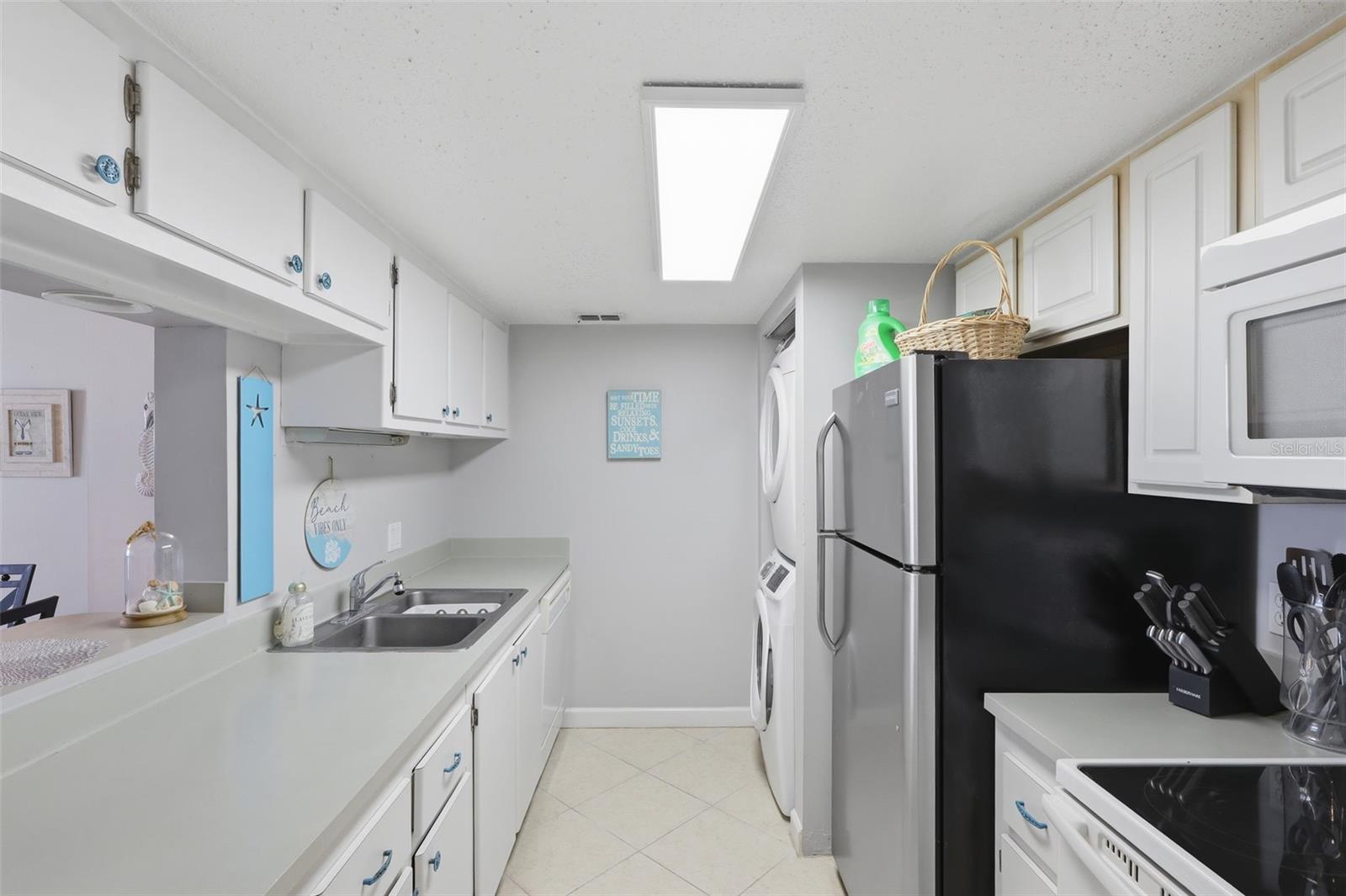 EAST WIND SOUTH & NORTH - Residential Lease