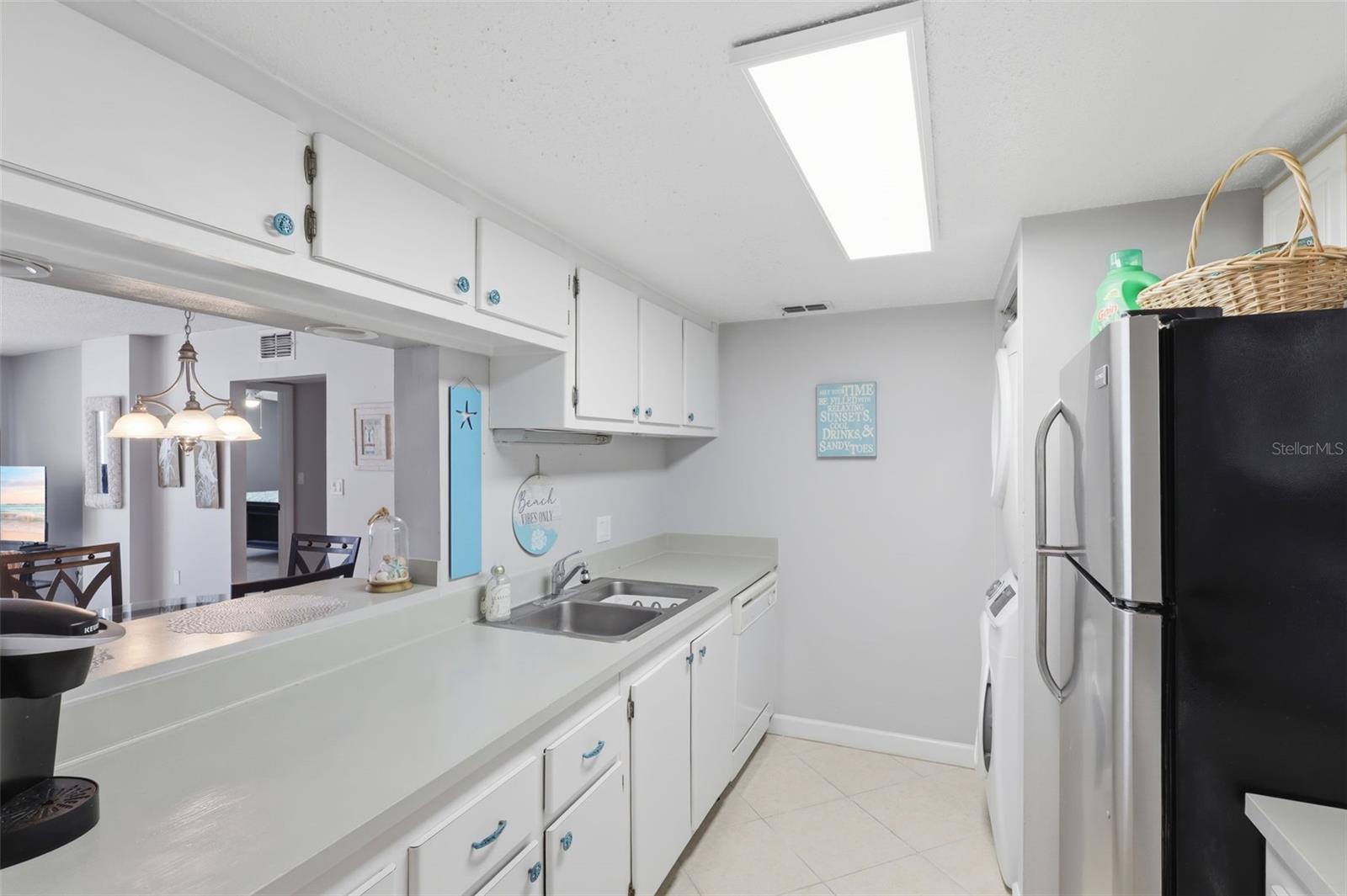 EAST WIND SOUTH & NORTH - Residential Lease