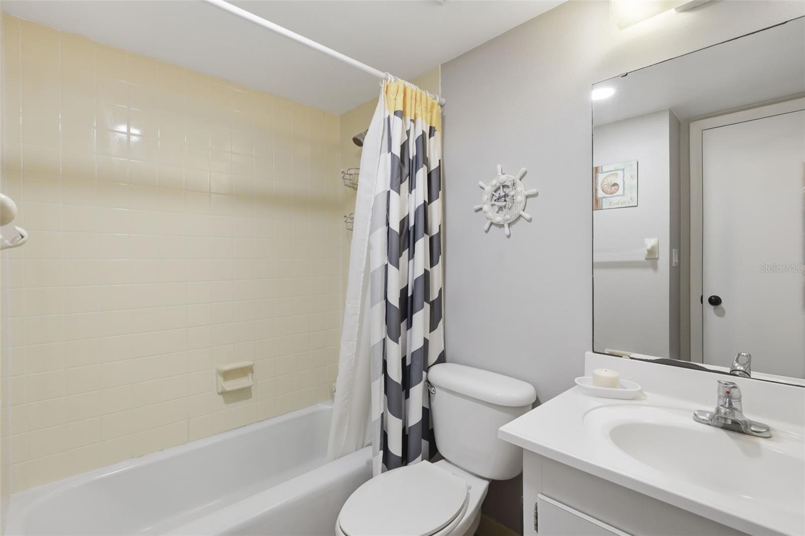 EAST WIND SOUTH & NORTH - Residential Lease