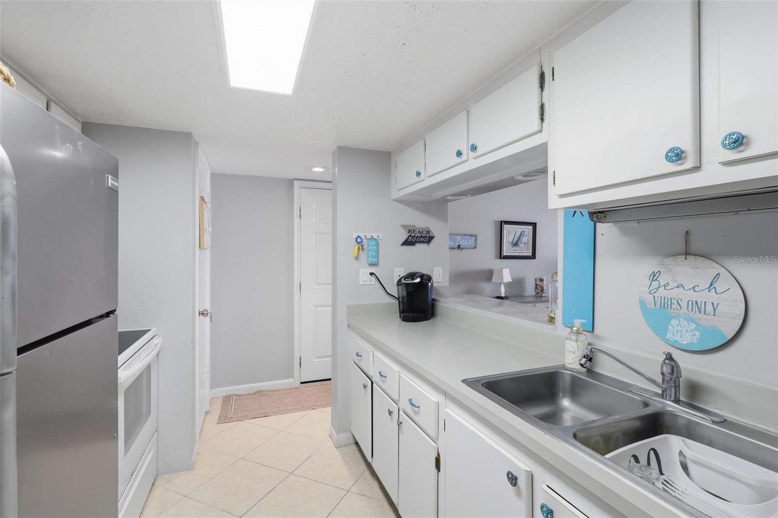 EAST WIND SOUTH & NORTH - Residential Lease