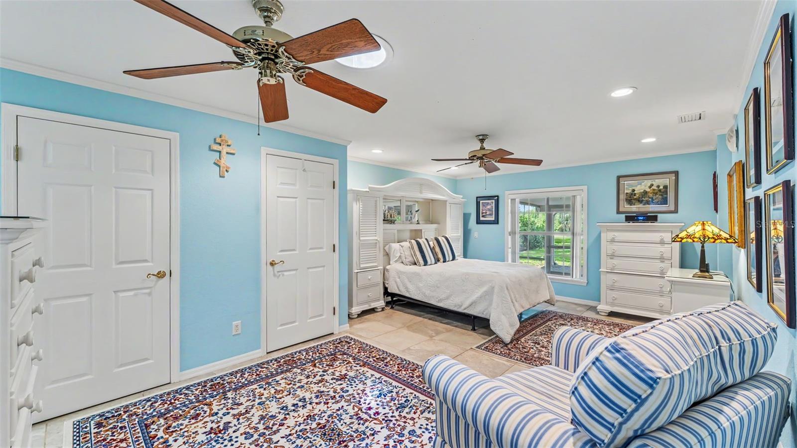 COUNTRY CLUB ESTATES SUB - Residential