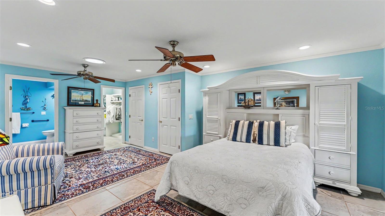COUNTRY CLUB ESTATES SUB - Residential