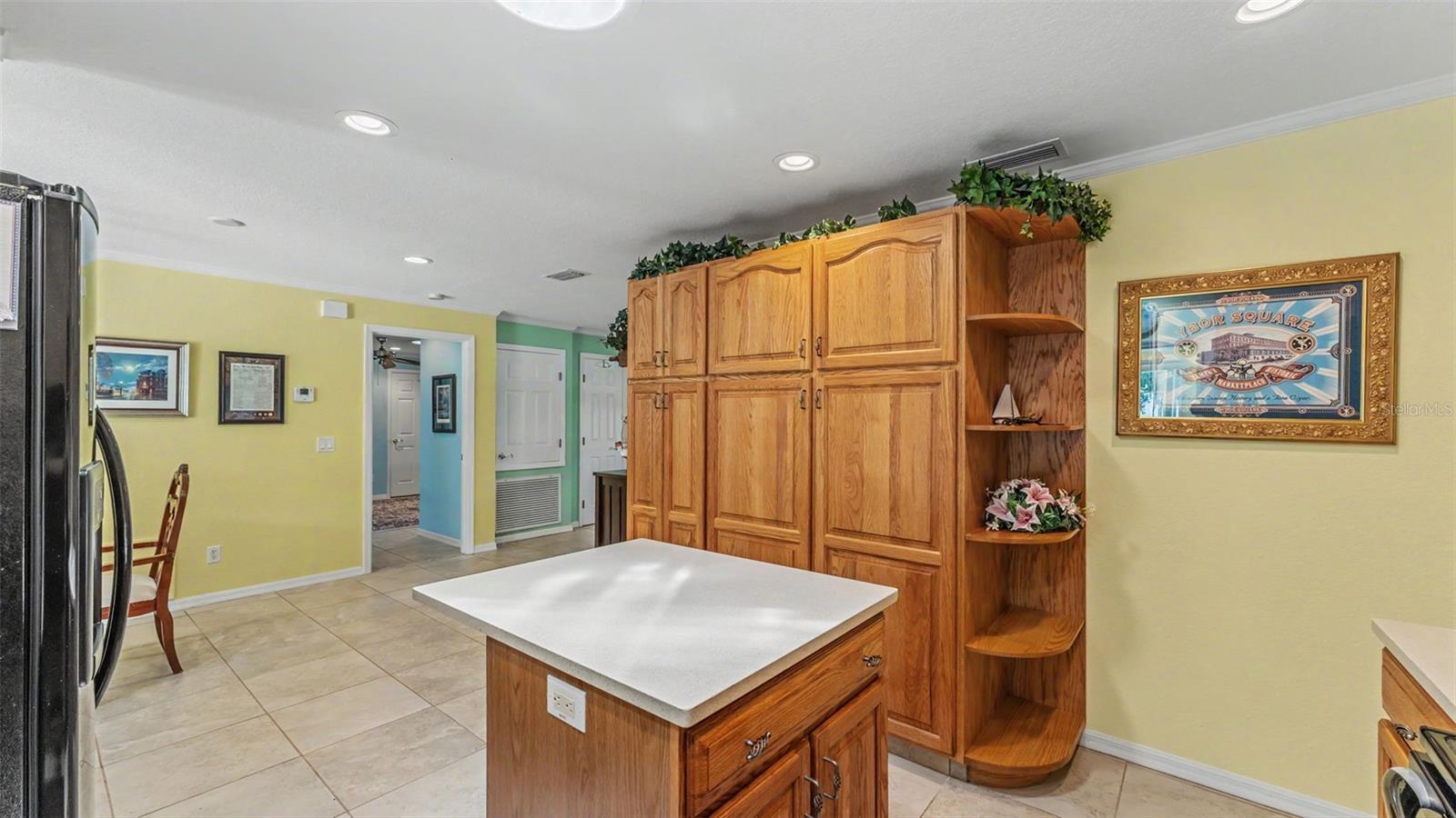 COUNTRY CLUB ESTATES SUB - Residential