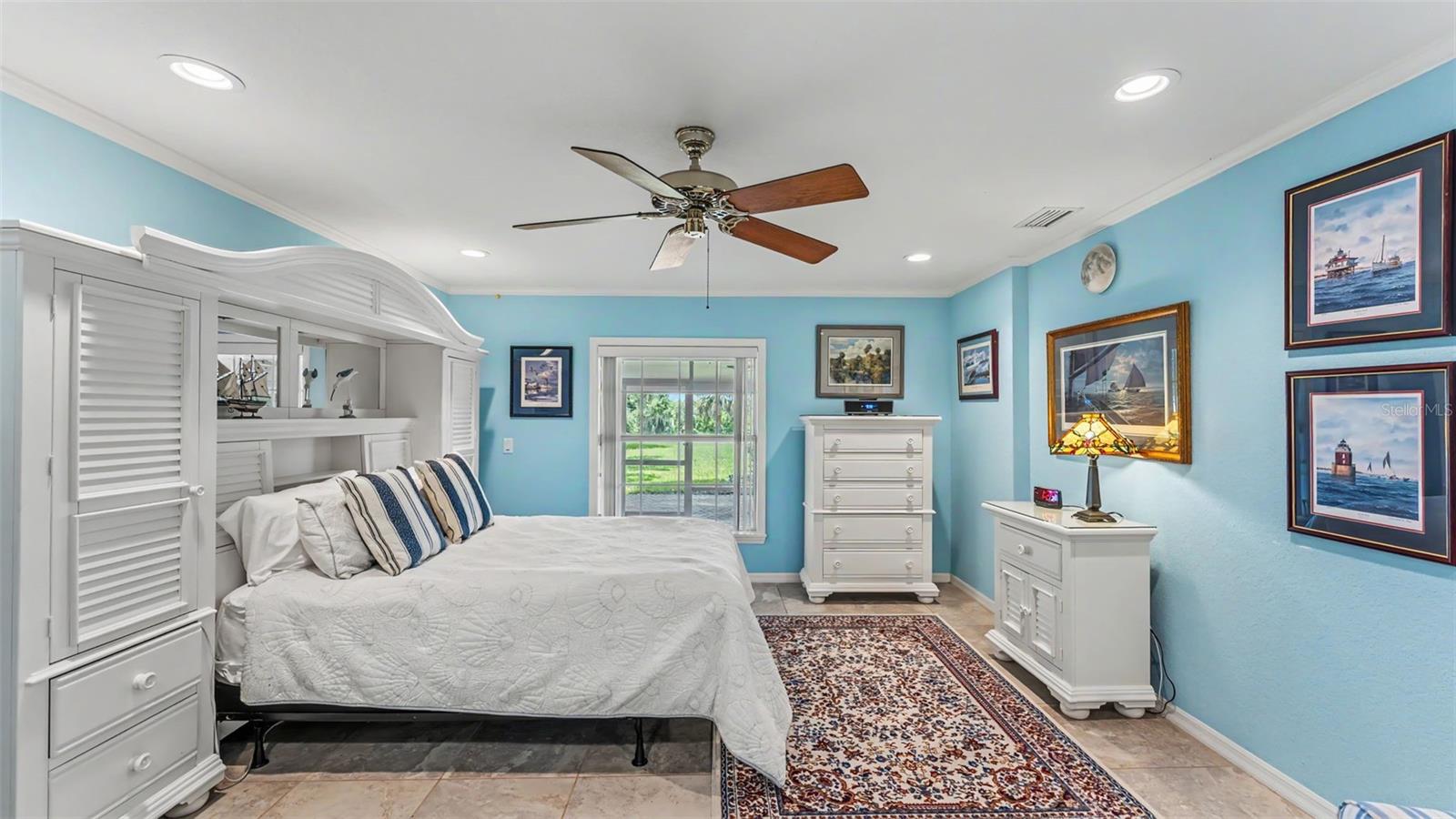 COUNTRY CLUB ESTATES SUB - Residential