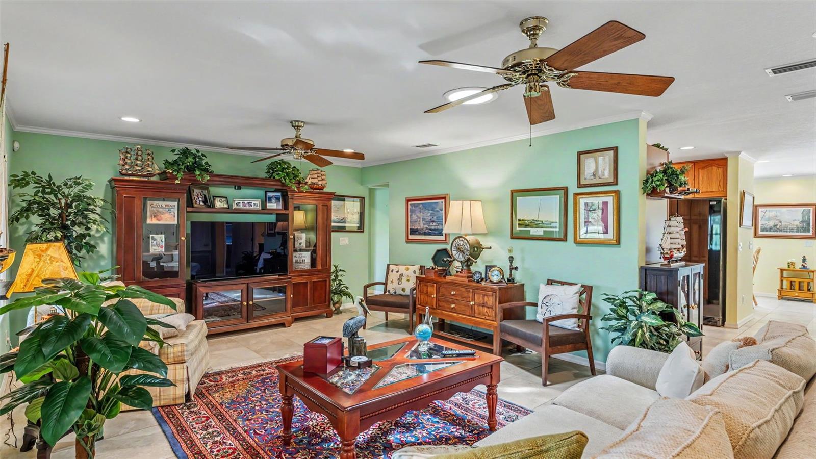 COUNTRY CLUB ESTATES SUB - Residential