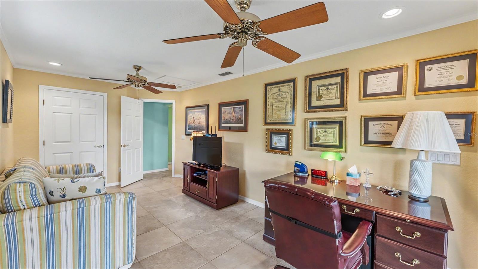 COUNTRY CLUB ESTATES SUB - Residential