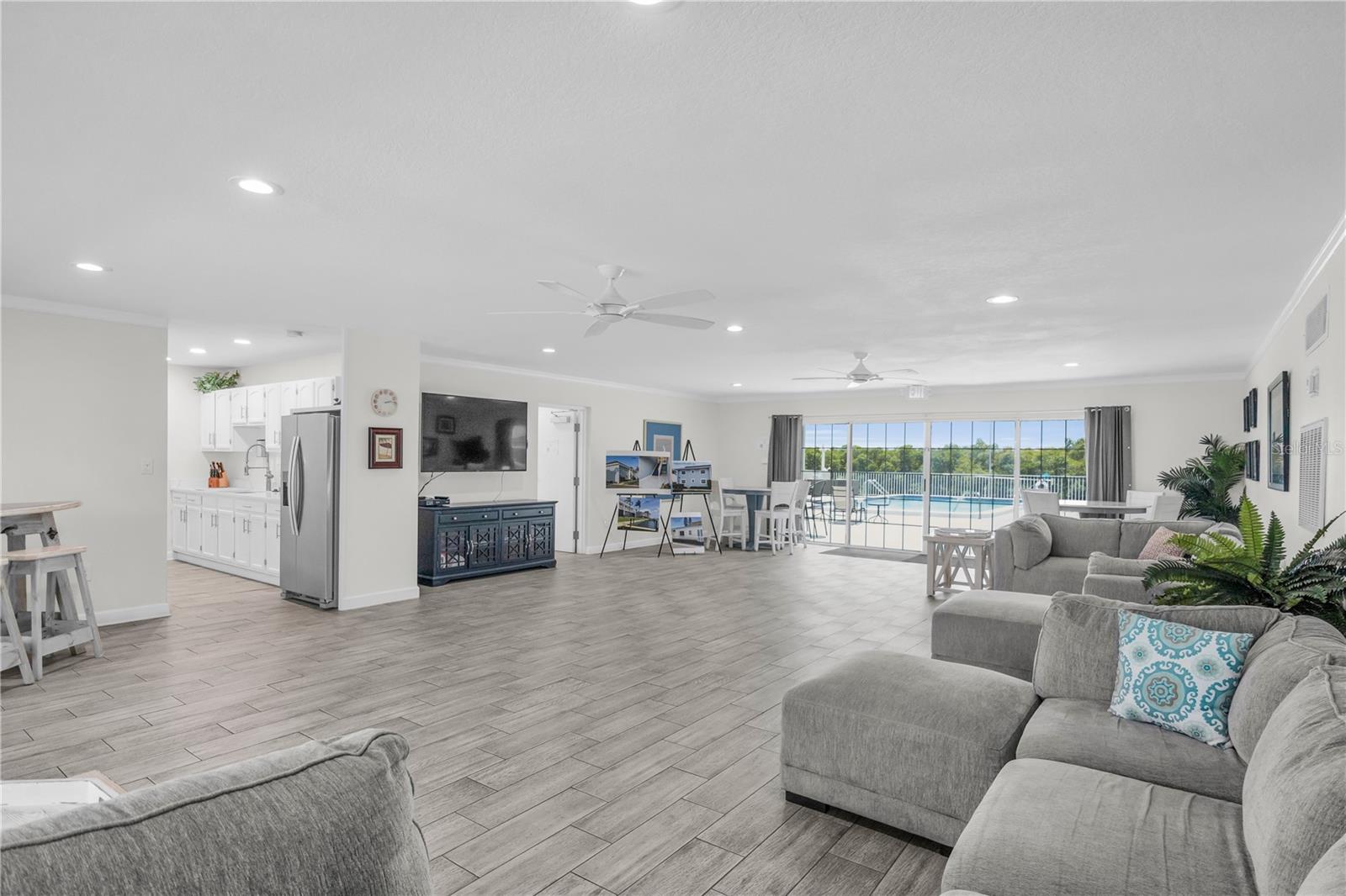 BAY POINTE WATERFRONT CONDOMINIUMS - Residential