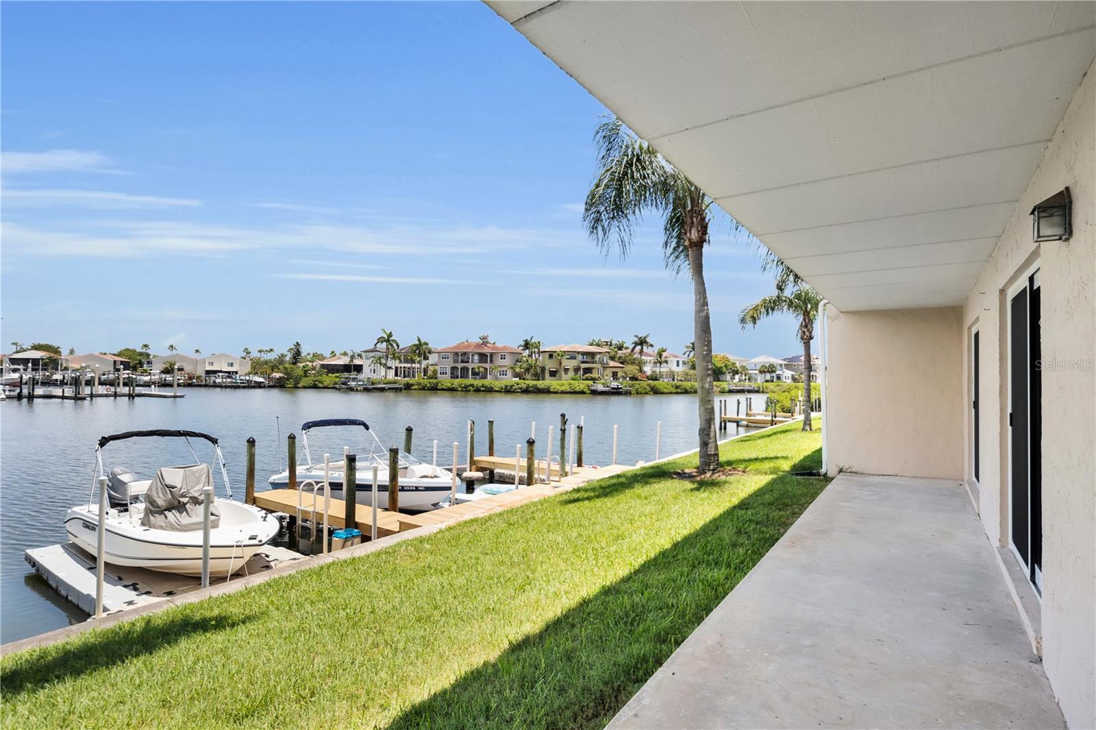 BAY POINTE WATERFRONT CONDOMINIUMS - Residential