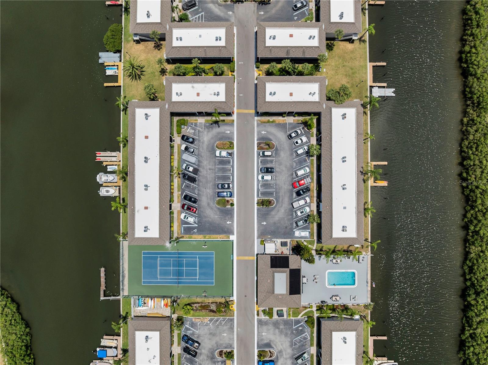 BAY POINTE WATERFRONT CONDOMINIUMS - Residential