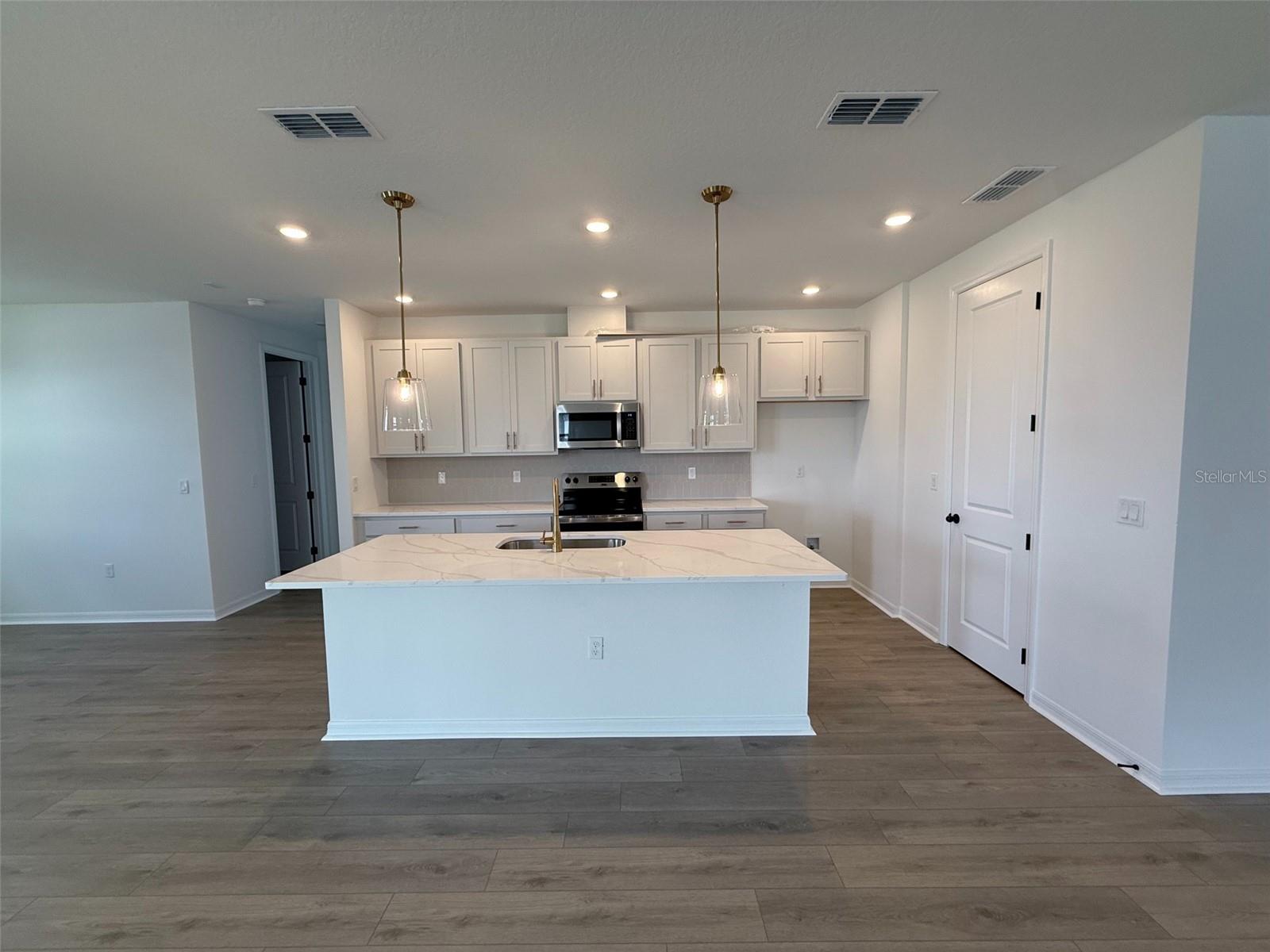TRAILSIDE - Residential