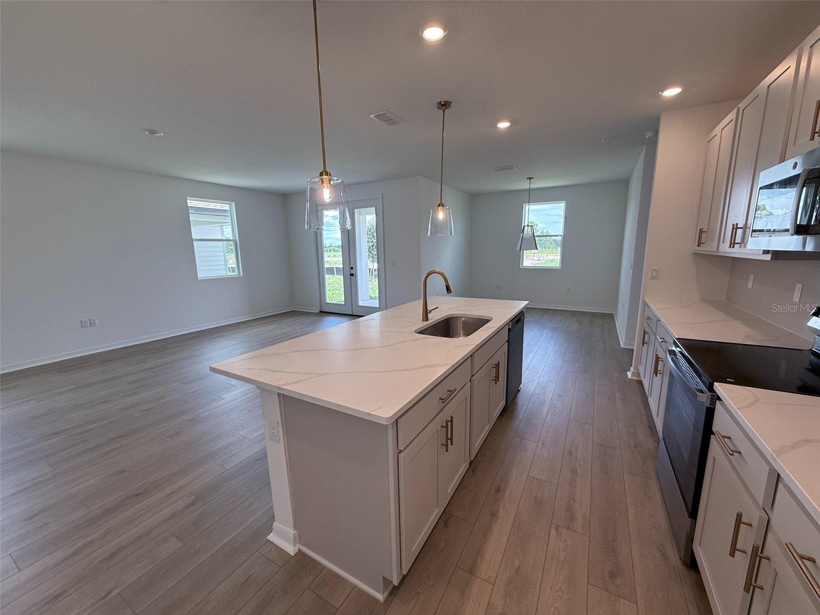 TRAILSIDE - Residential