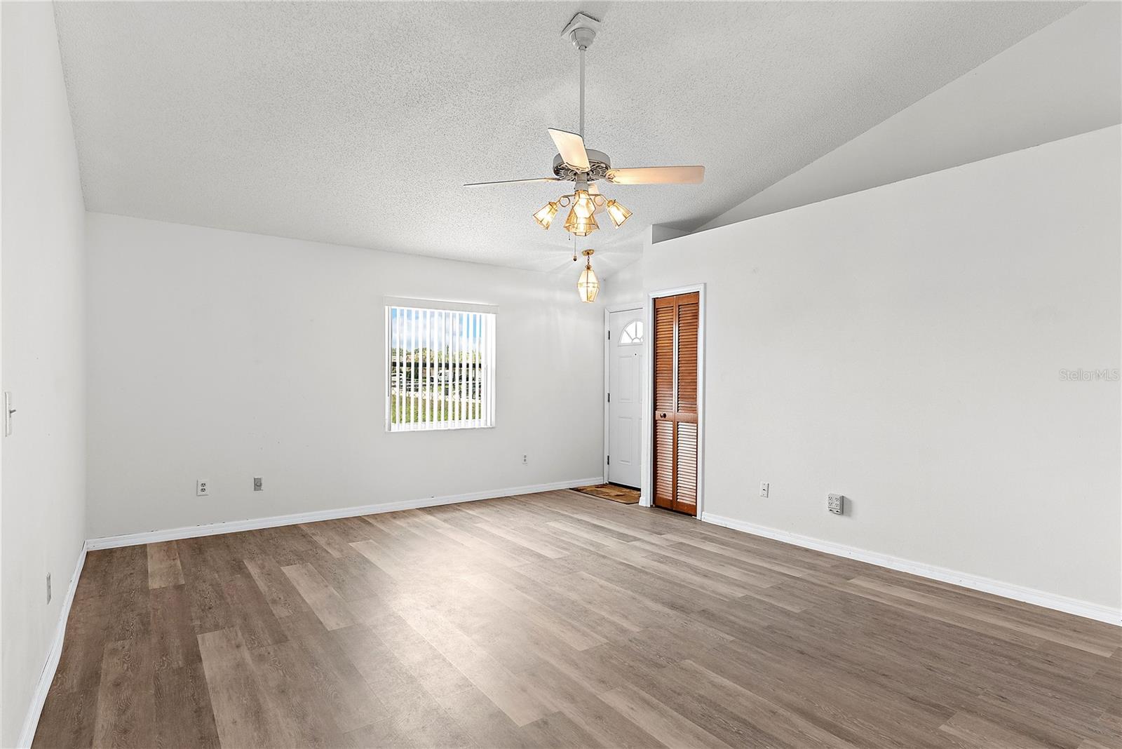 SOUTHRIDGE - Residential