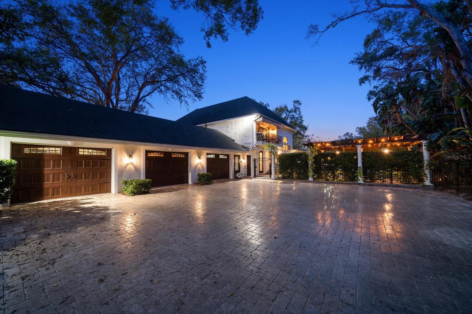 COACHMAN LAKES ESTATES - Residential