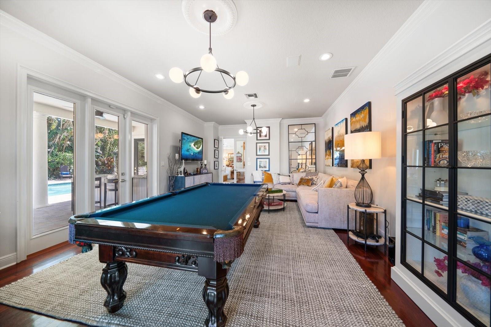 COACHMAN LAKES ESTATES - Residential