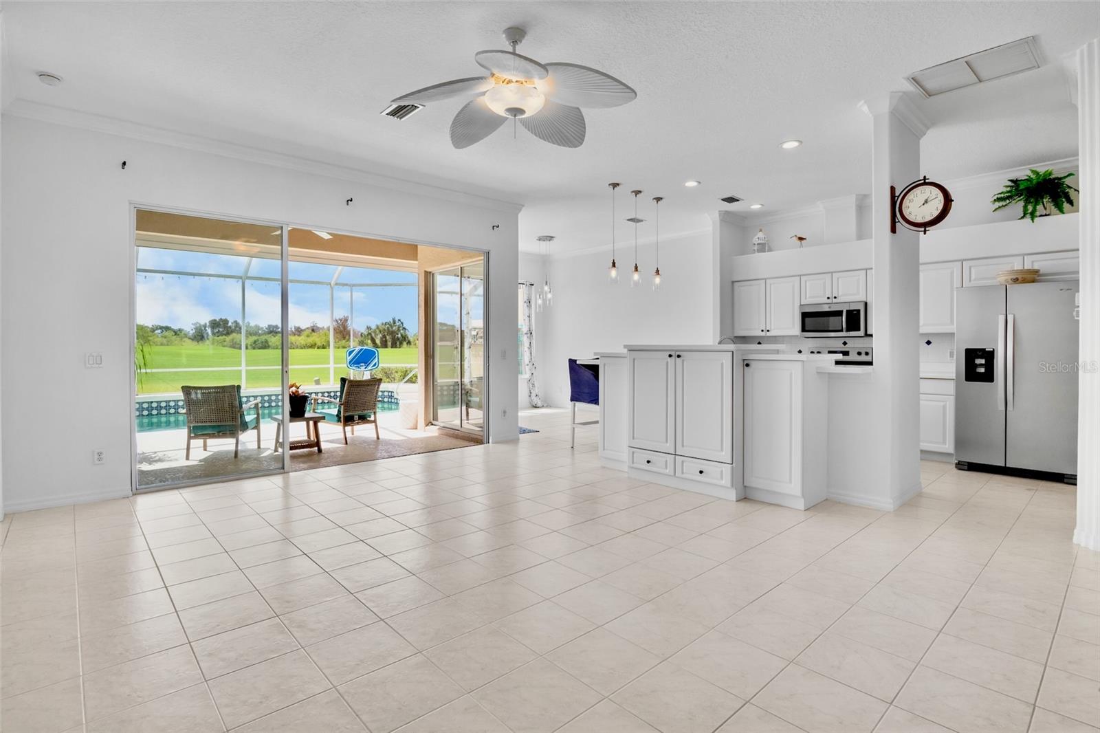 HERITAGE OAKS GOLF & COUNTRY CLUB - Residential