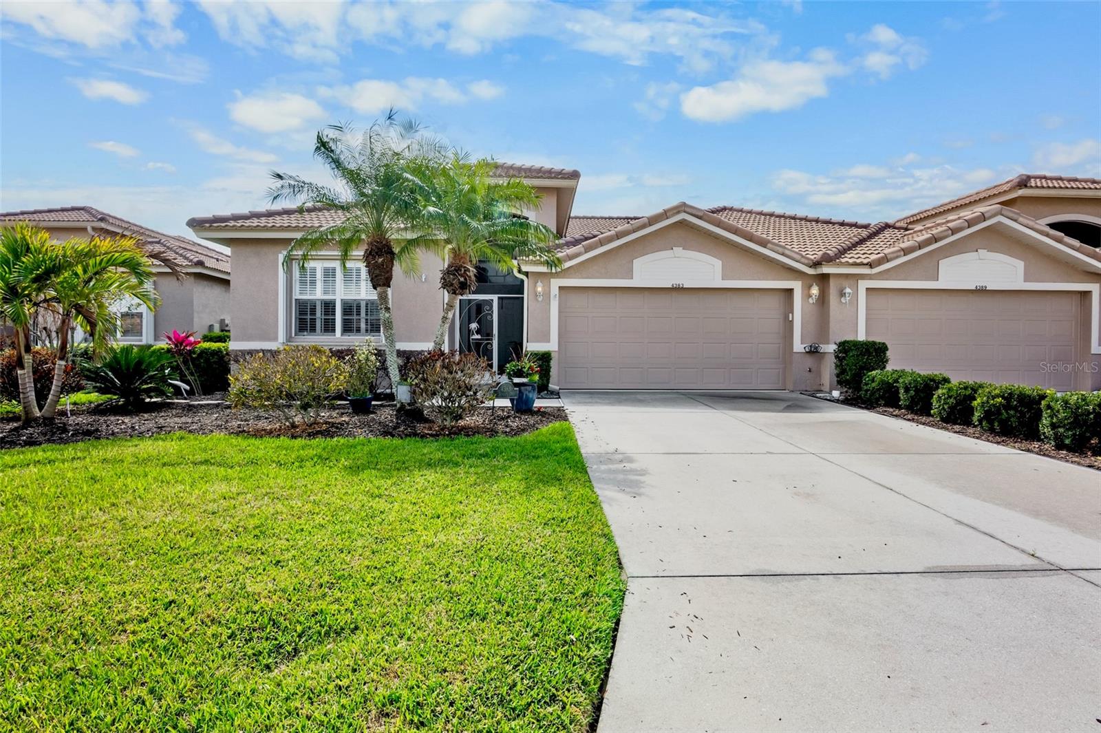 HERITAGE OAKS GOLF & COUNTRY CLUB - Residential