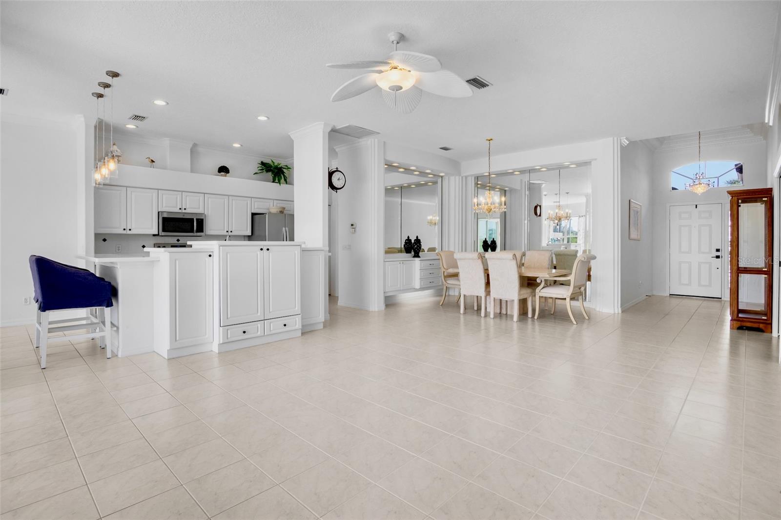 HERITAGE OAKS GOLF & COUNTRY CLUB - Residential