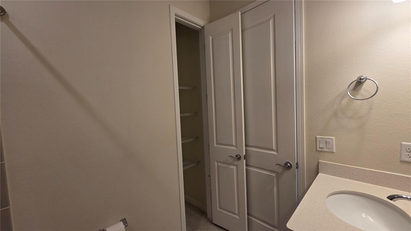 ISLES/LK NONA PH 1A - Residential Lease