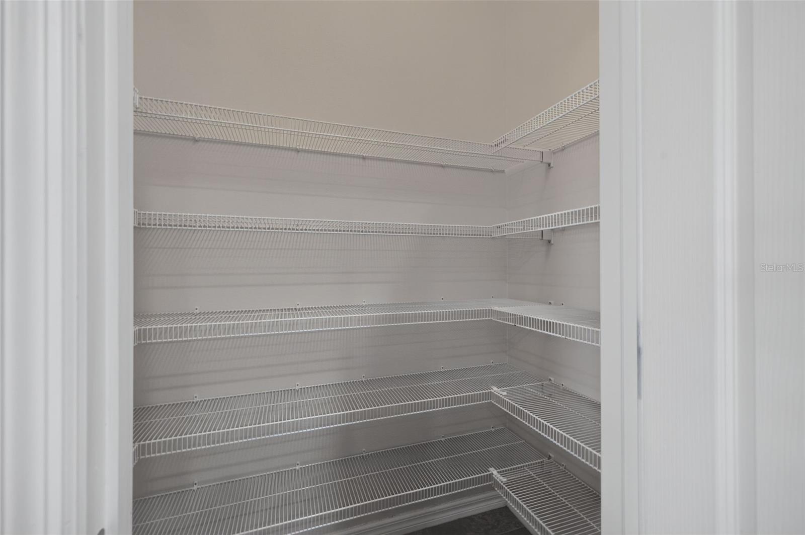 COLONNADE - Residential Lease