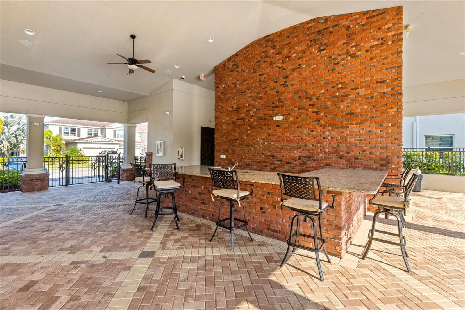 COLONNADE - Residential Lease
