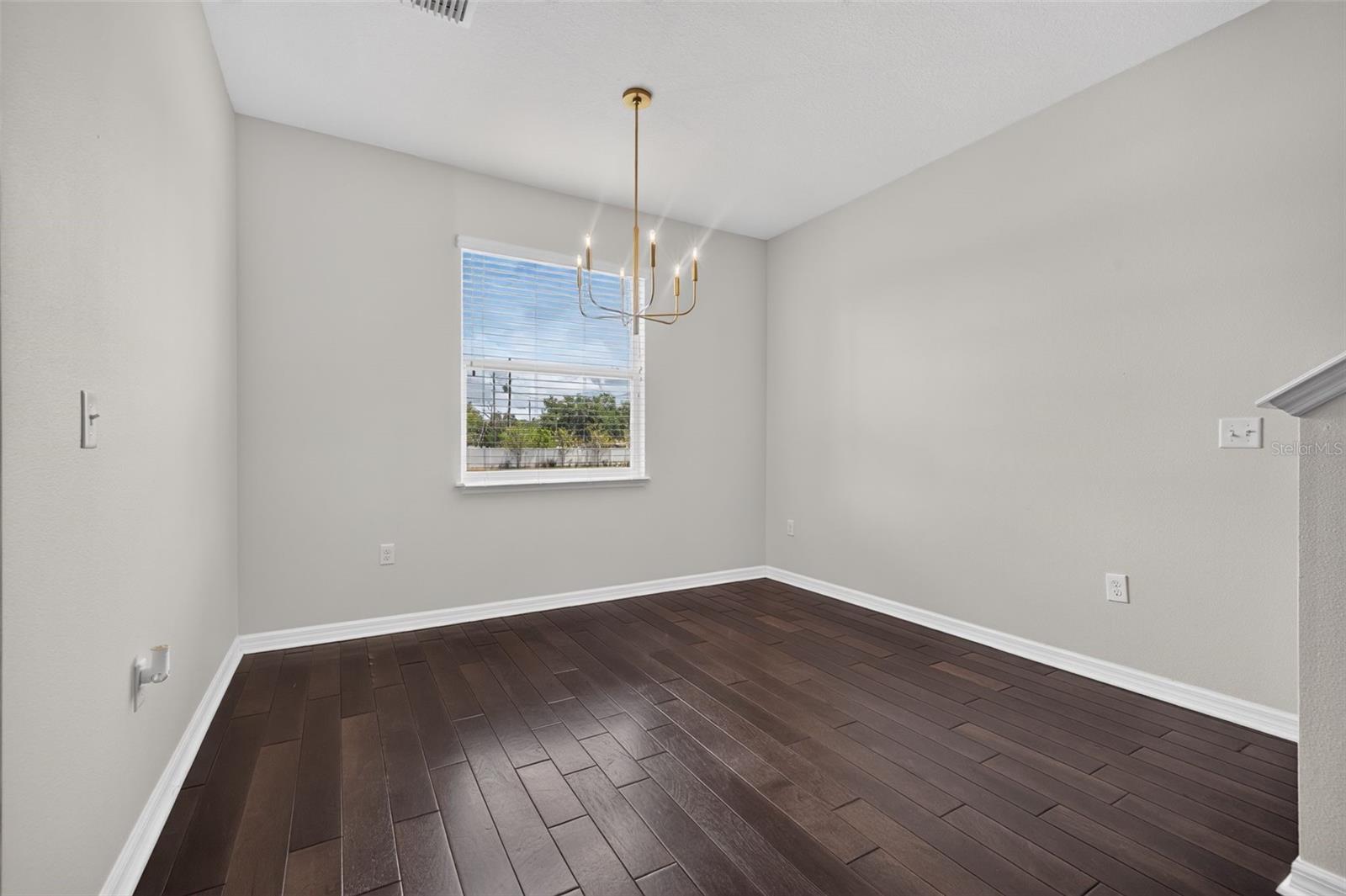 COLONNADE - Residential Lease