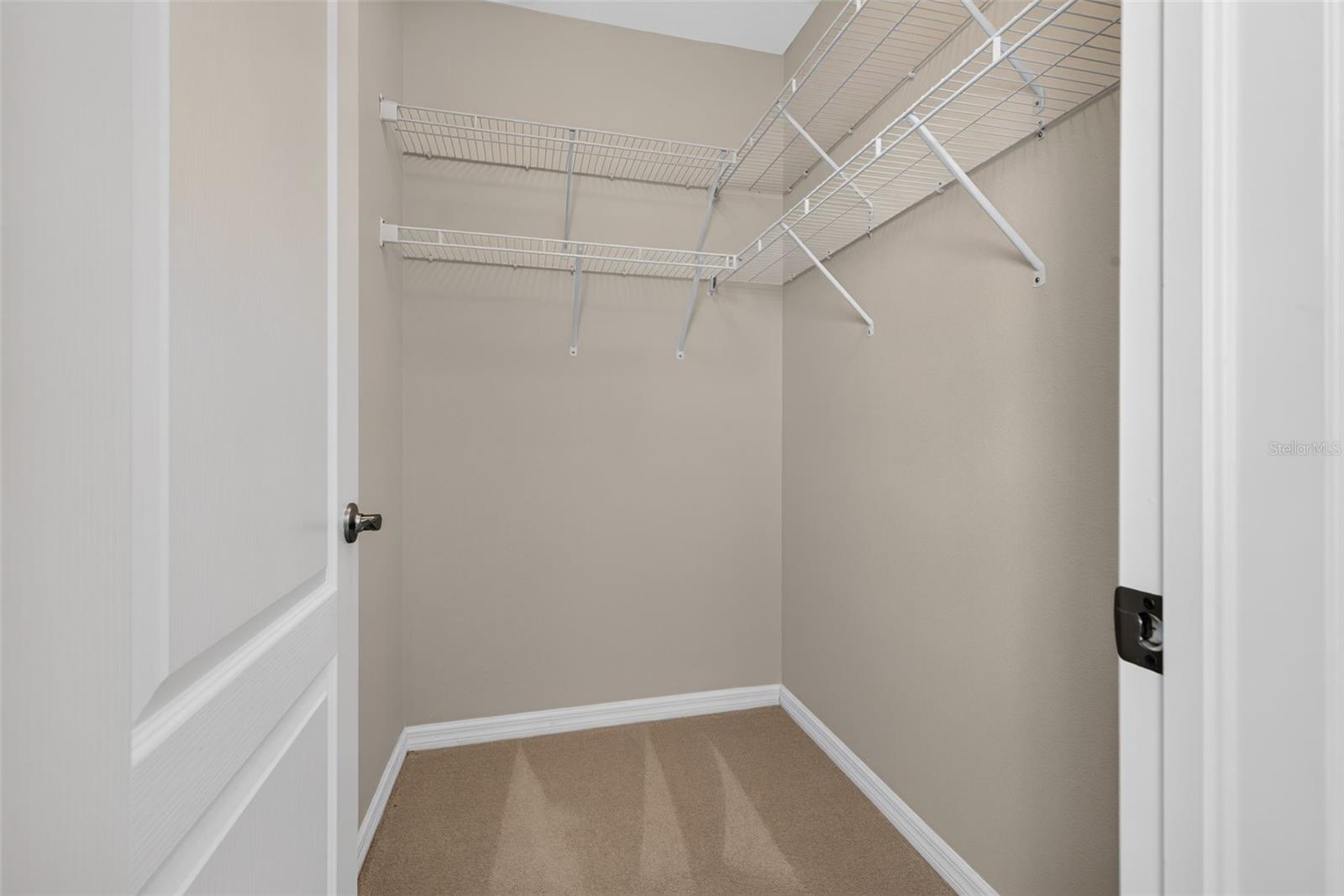 COLONNADE - Residential Lease