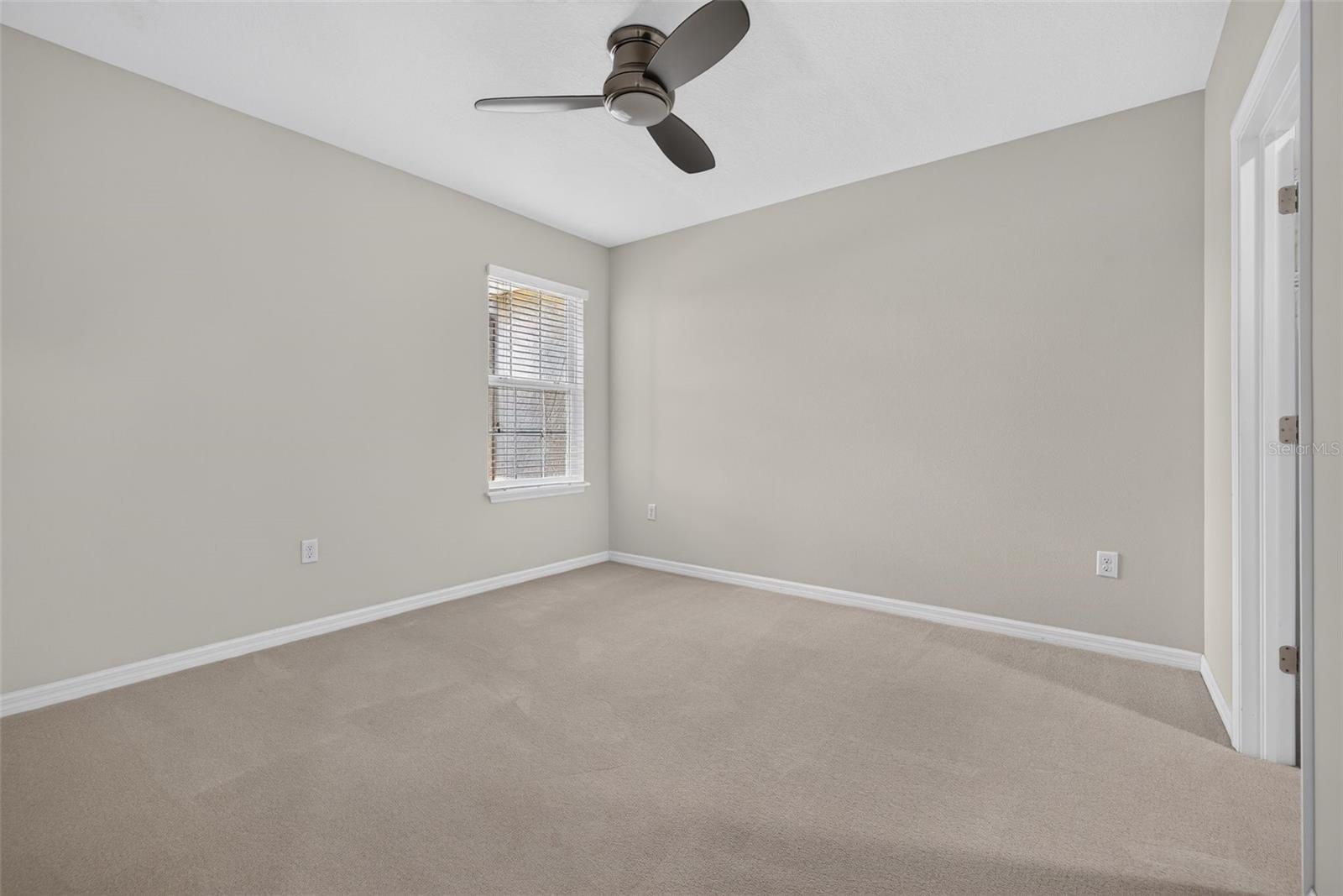 COLONNADE - Residential Lease