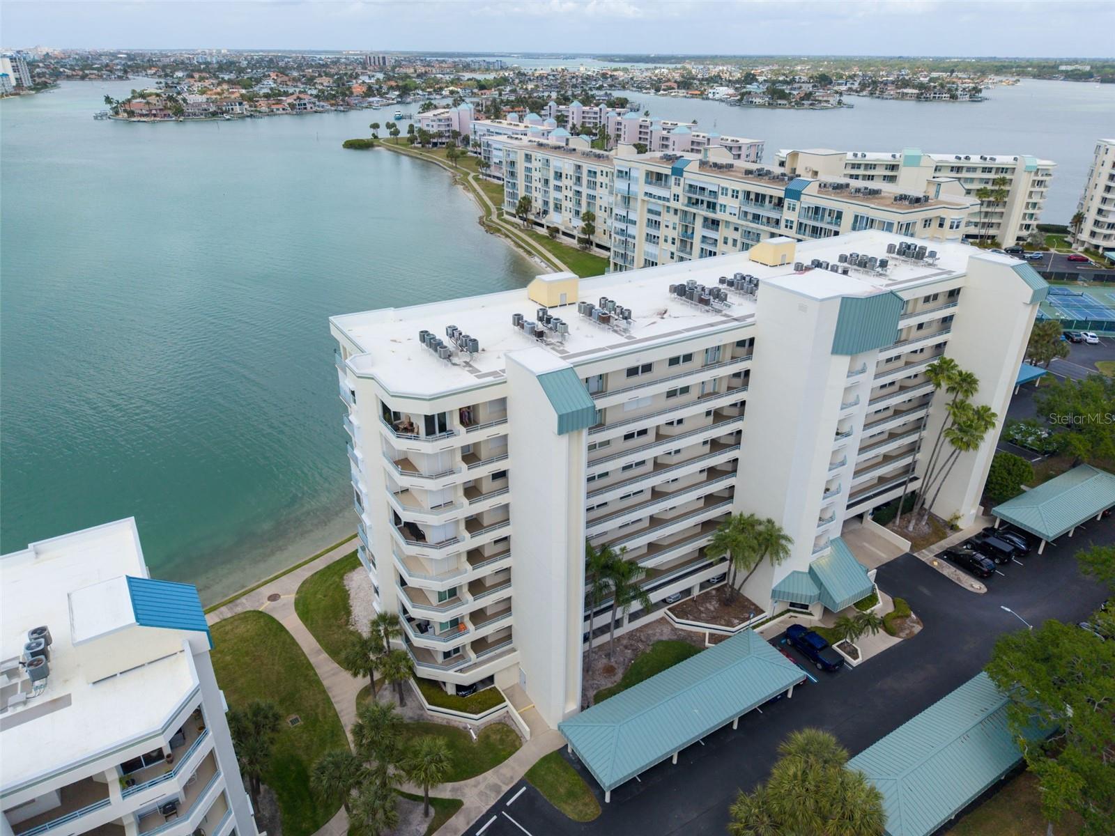 HARBOURSIDE CONDO - Residential