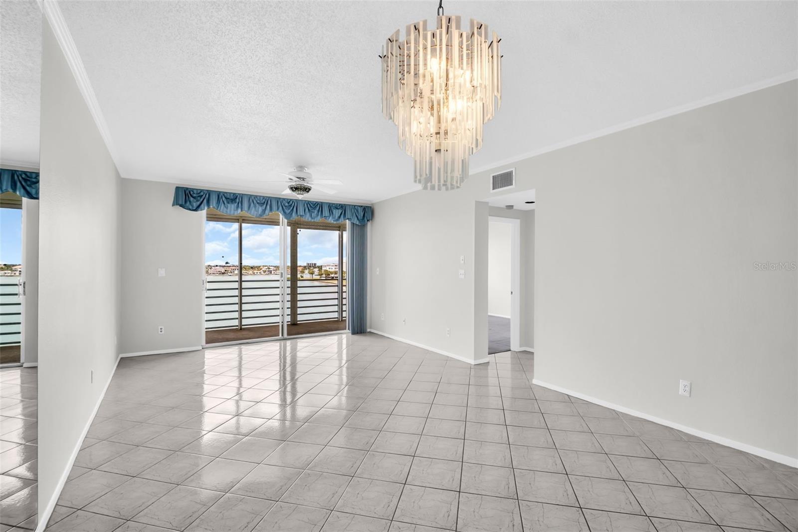 HARBOURSIDE CONDO - Residential