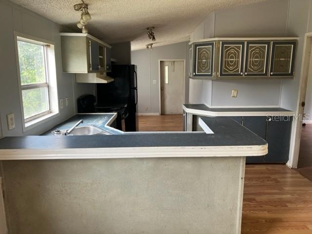 INTERLACHEN LAKES ESTATES - Residential Lease