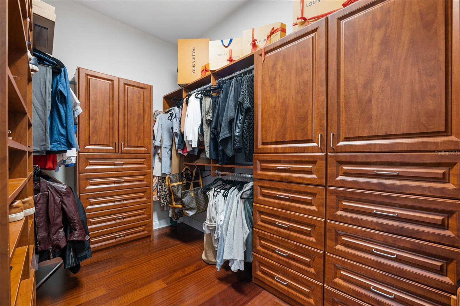 BAYWAY ISLES - Residential