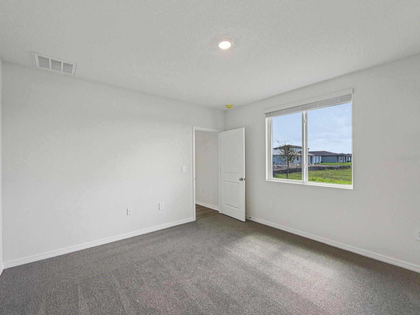 MAGNOLIA BAY - Residential