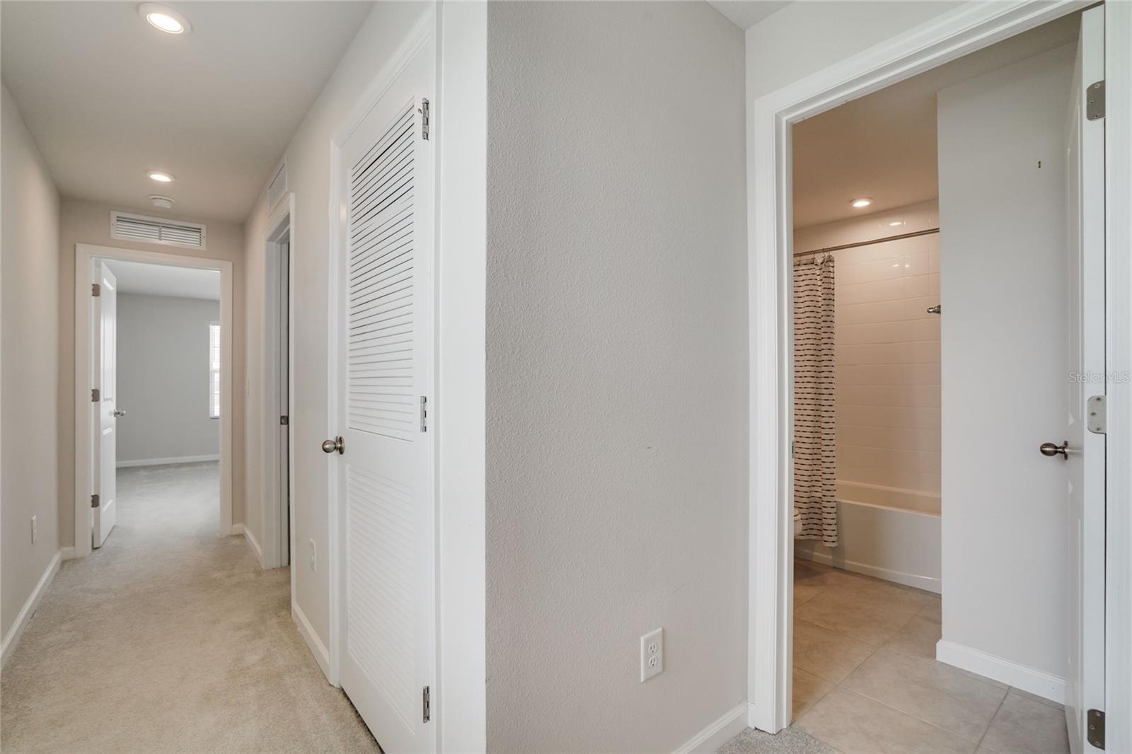 AVALON WOODS - Residential