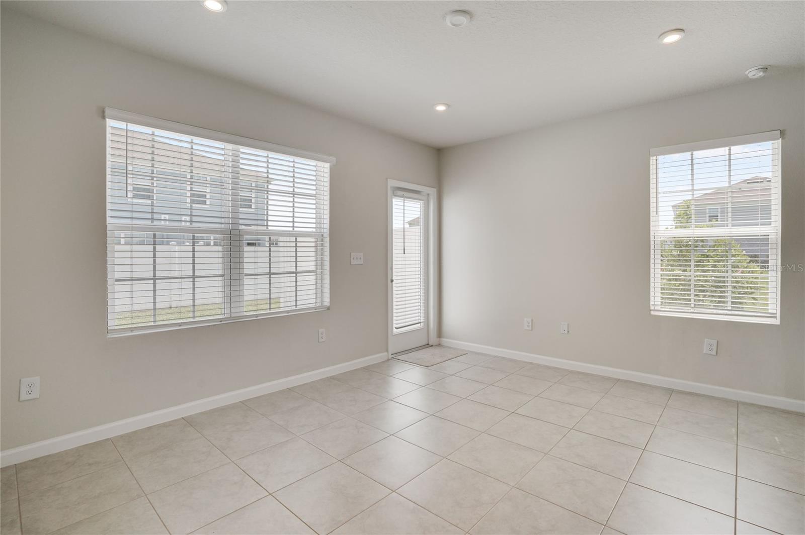 AVALON WOODS - Residential