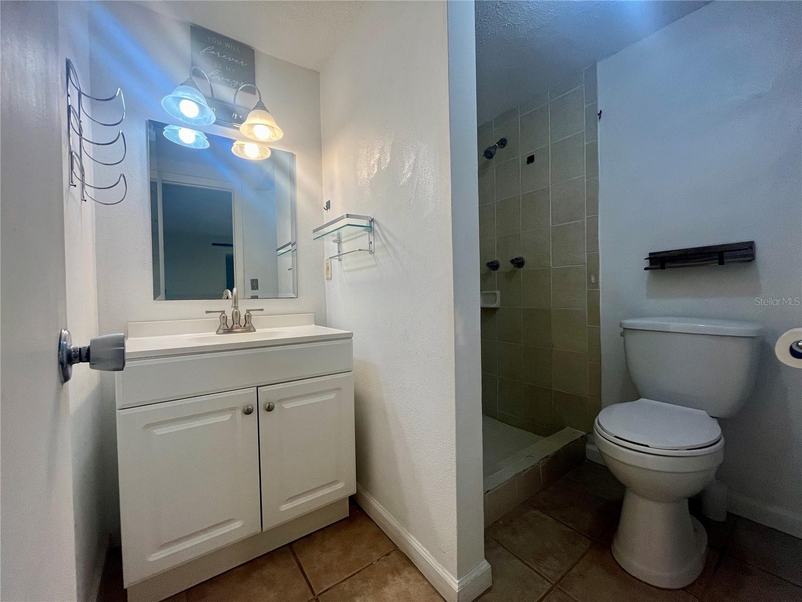 TAHITIAN HOMES - Residential Lease