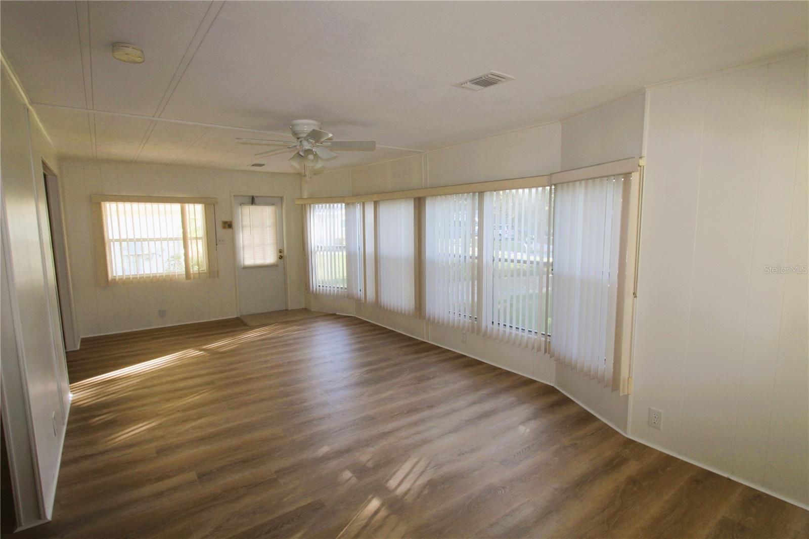GOLDEN BAY COLONY PH 01 - Residential