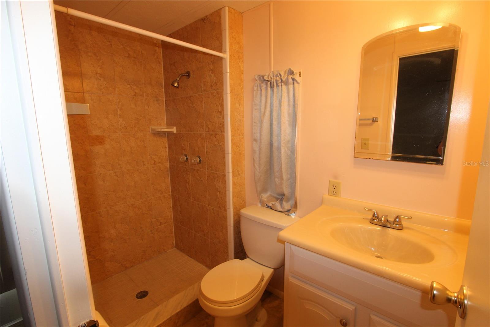 GOLDEN BAY COLONY PH 01 - Residential