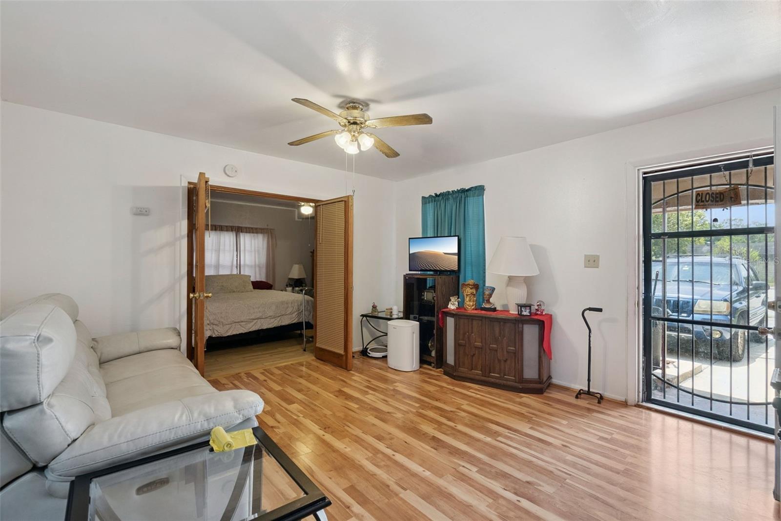 TWENTY WEST - Residential