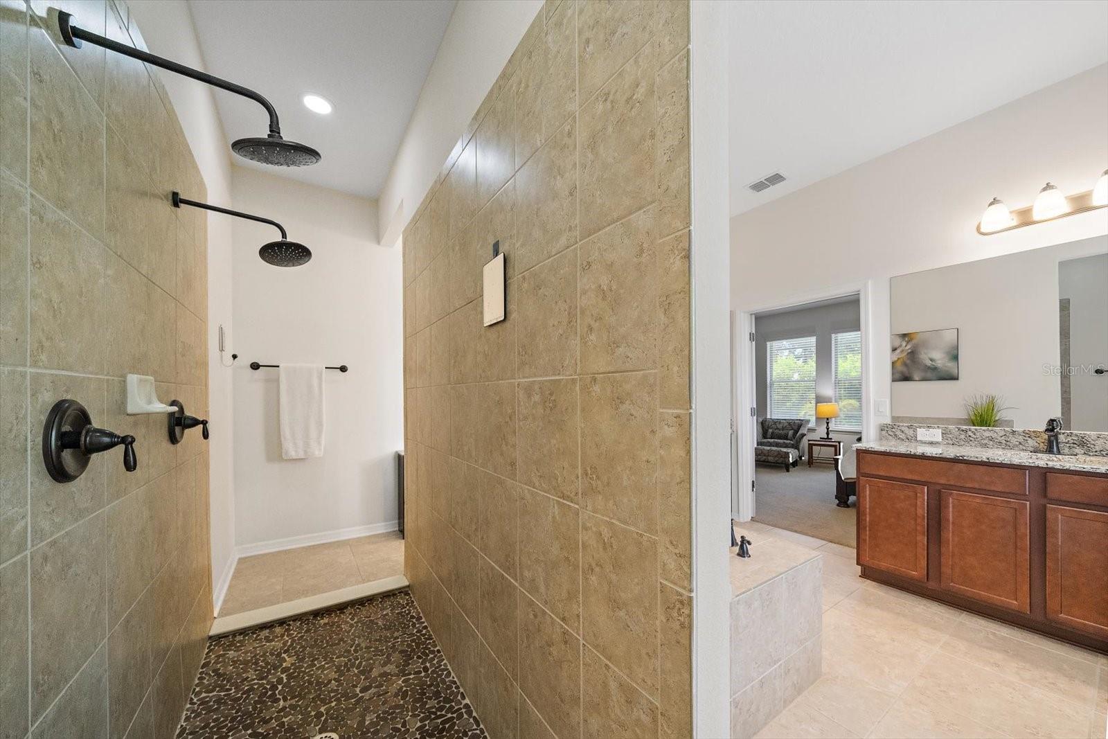 SERENITY CREEK - Residential