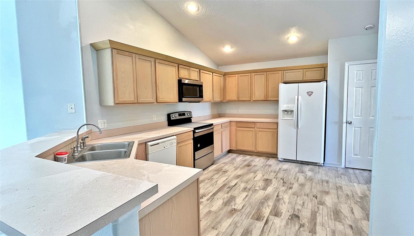 SILVER PALMS - Residential Lease