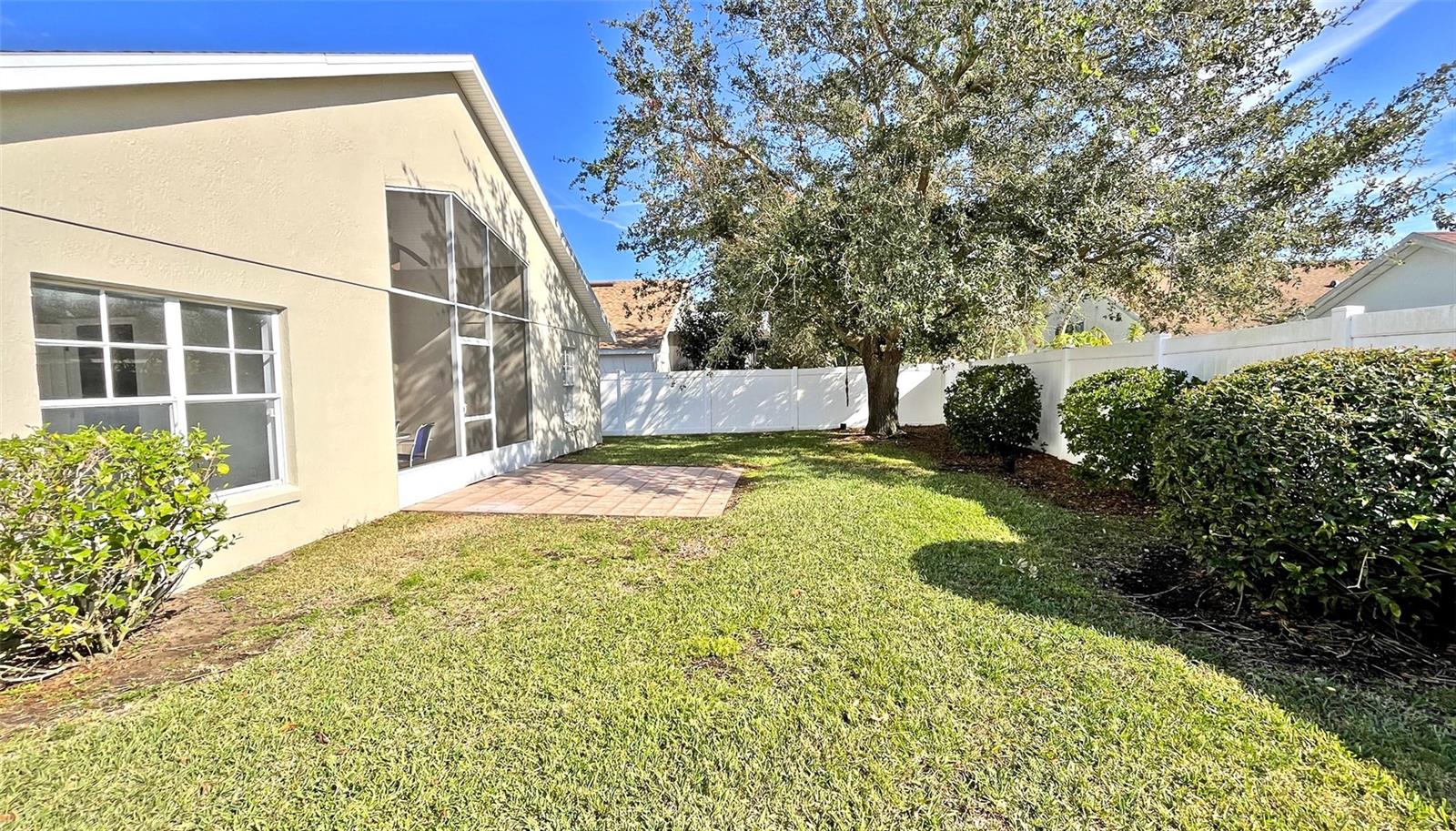 SILVER PALMS - Residential Lease