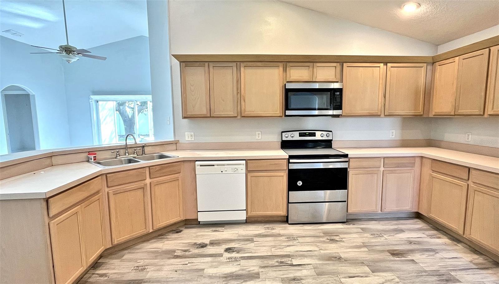 SILVER PALMS - Residential Lease