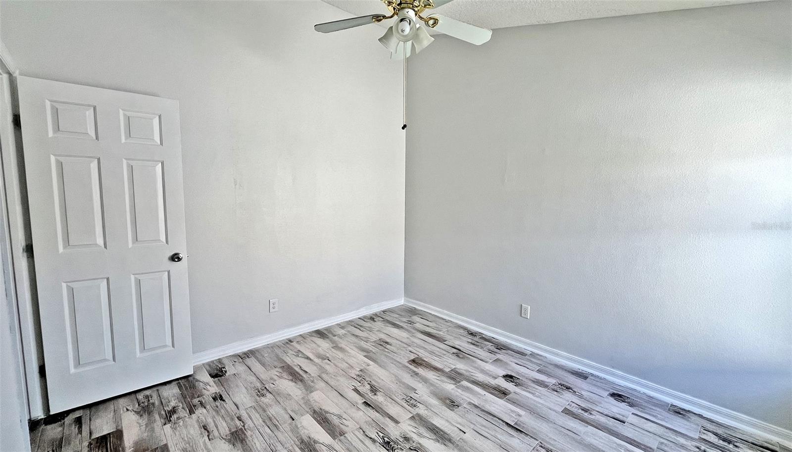 SILVER PALMS - Residential Lease